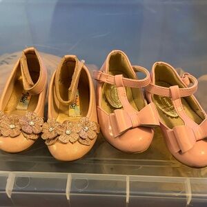 Little girl’s shoes- Size 5